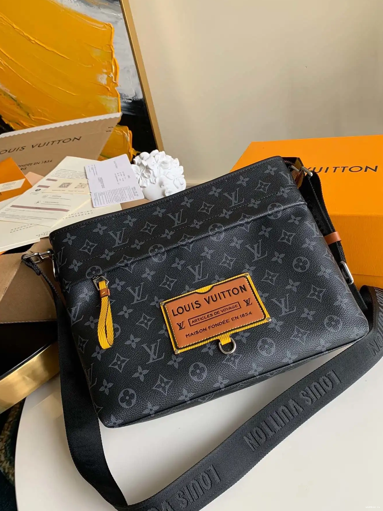 WIS MESSENGER LOUIS VUITTON BAG 0528